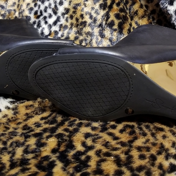 Shoes - Picture 5 of 5